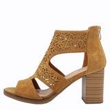 INTAGLIATI CHIC STIVALETTI CON TACCO SS25